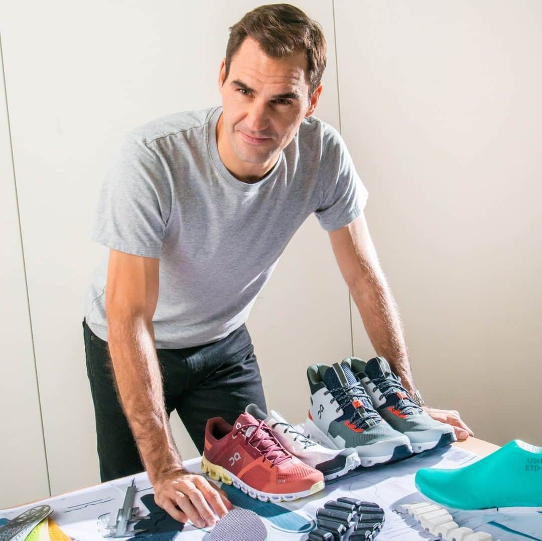 New York Times Fashionさんのインスタグラム写真 - (New York Times FashionInstagram)「@rogerfederer is entering the sneaker market! The 20-time Grand Slam tennis champion is now making shoes with On, a small Swiss running shoe brand. 👟 Photograph by @alexandercoggin」11月26日 4時00分 - nytstyle
