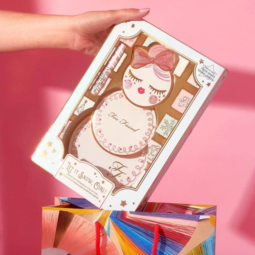 Too Facedさんのインスタグラム写真 - (Too FacedInstagram)「❄️❄️❄️ #regram @meccamaxima Give the gift of *literally* everything with the @toofaced Let It Snow, Girl! Set. 👉 It comes with three super cute breakaway palettes, PLUS a travel size Better Than Sex Mascara. 😉 #toofaced」11月26日 4時00分 - toofaced