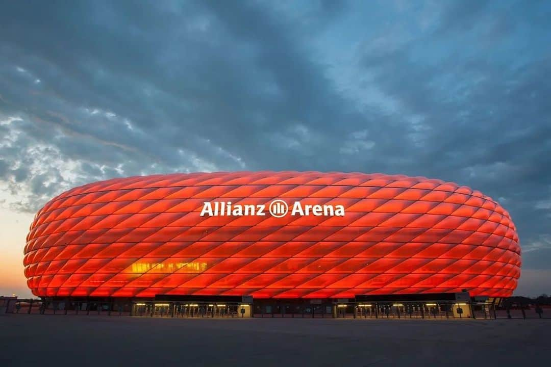 バイエルン・ミュンヘンさんのインスタグラム写真 - (バイエルン・ミュンヘンInstagram)「The #AllianzArena will be lit up in orange in support of @zontaintl's initative to end violence against women and girls 🔶 . #FCBayern #orangetheworld #MiaSanMia」11月26日 4時01分 - fcbayern