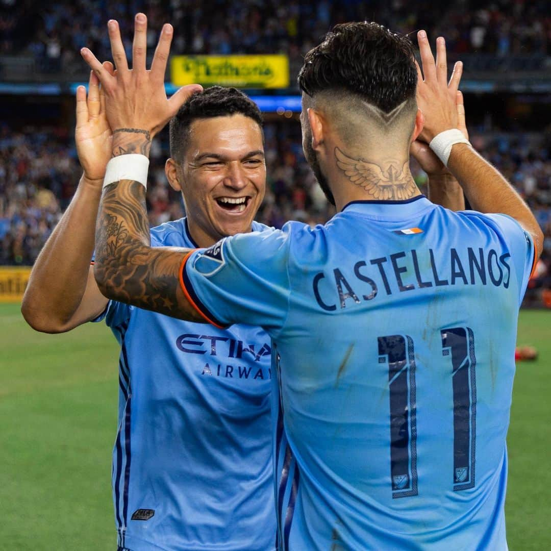 ニューヨーク・シティFCさんのインスタグラム写真 - (ニューヨーク・シティFCInstagram)「Tony Rocha is officially back for the Boys in Blue ✍️ #nycfc」11月26日 4時10分 - nycfc