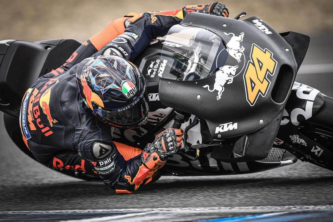 MotoGPさんのインスタグラム写真 - (MotoGPInstagram)「@maverick12official tops Day 1 of the #JerezTest ⏱ // Swipe left ⬅️ to check out the best shots from the first of action at the Spanish track and check out our story for the report 📰 #MotoGP #2020awaits #Motorcycle #Racing #Motorsport」11月26日 4時11分 - motogp