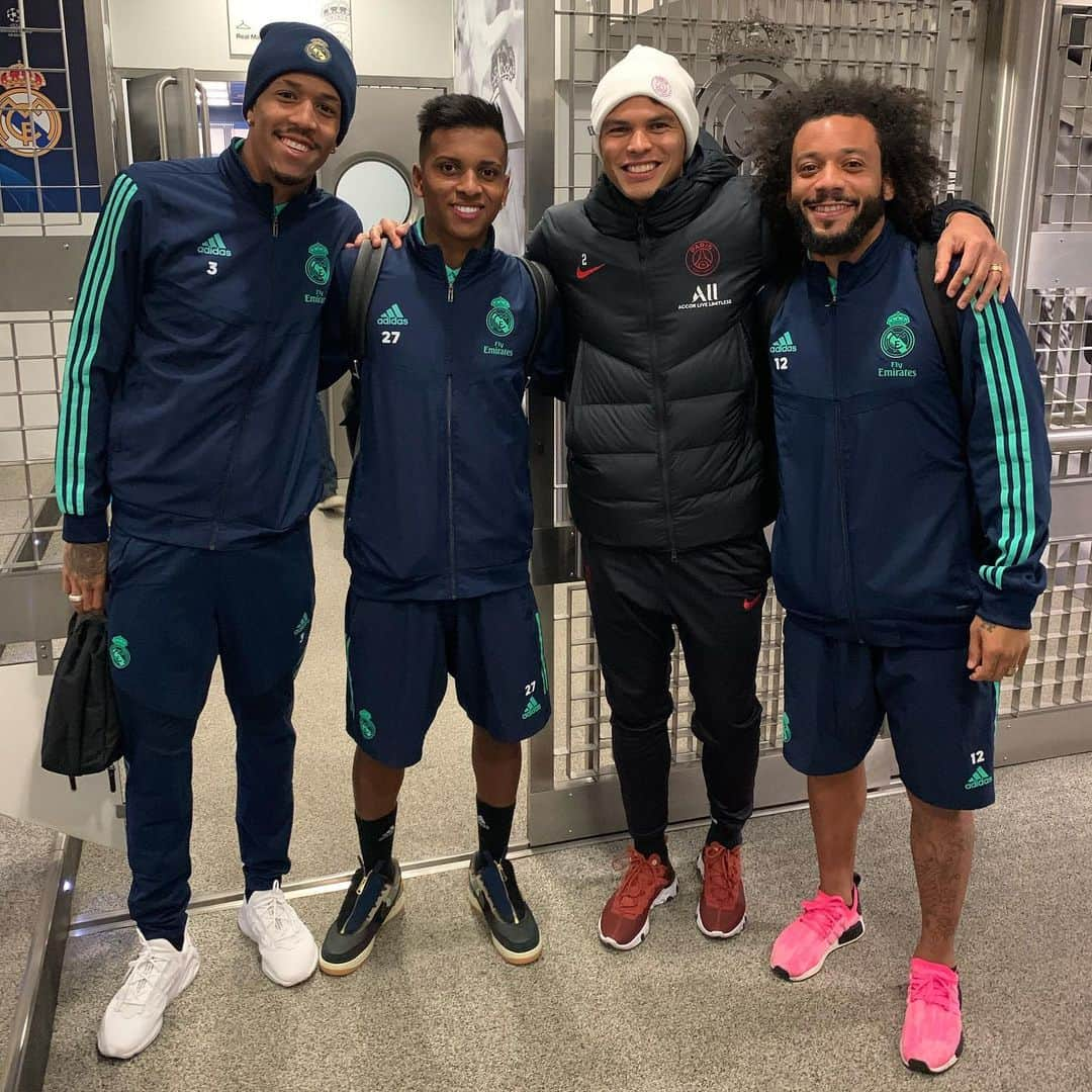 チアゴ・シルヴァさんのインスタグラム写真 - (チアゴ・シルヴァInstagram)「Meus meninos, bom ver vocês!! Só faltou um mala aí na foto @casemiro 🤣😆😂 até amanhã.  PSG x Real Madrid @championsleague」11月26日 4時35分 - thiagosilva