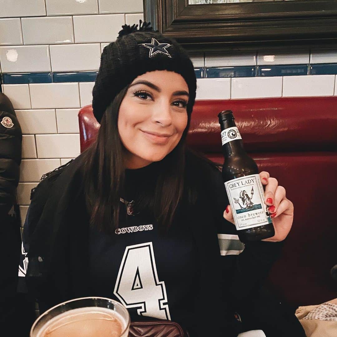 Ana Brenda Contrerasのインスタグラム：「Boston has my heart 🏈 🤠 🍺 ⚾️ 🧦 🦞 ❤️ 🦀🍁🍂」
