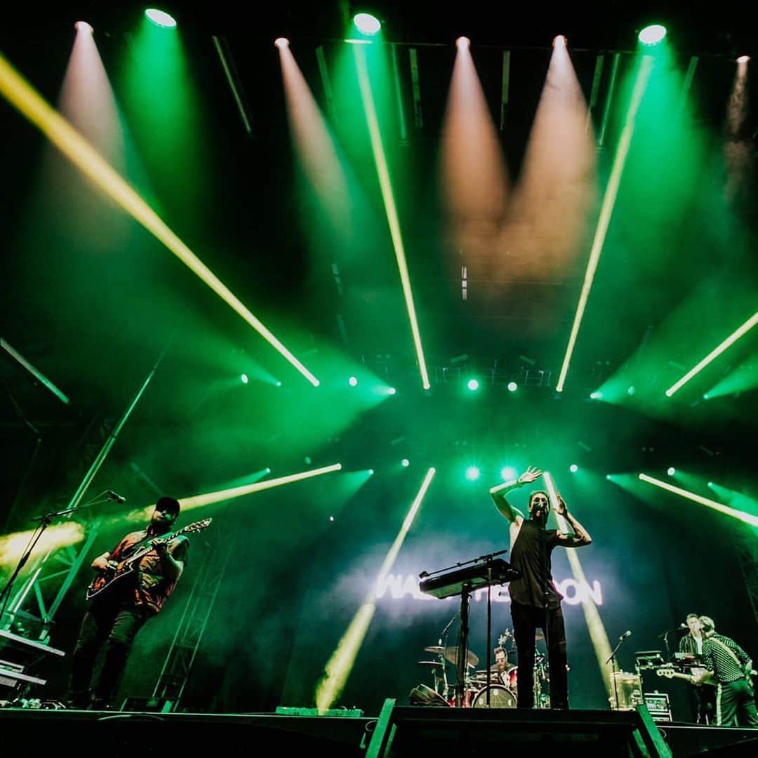 ウォーク・ザ・ムーンのインスタグラム：「last full set of 2019 was magical with san diego and @wonderfrontfest. it’s been a big year, and we appreciate all of you who helped us cap it off. much love. (all photos and layout by @annaleemedia)」