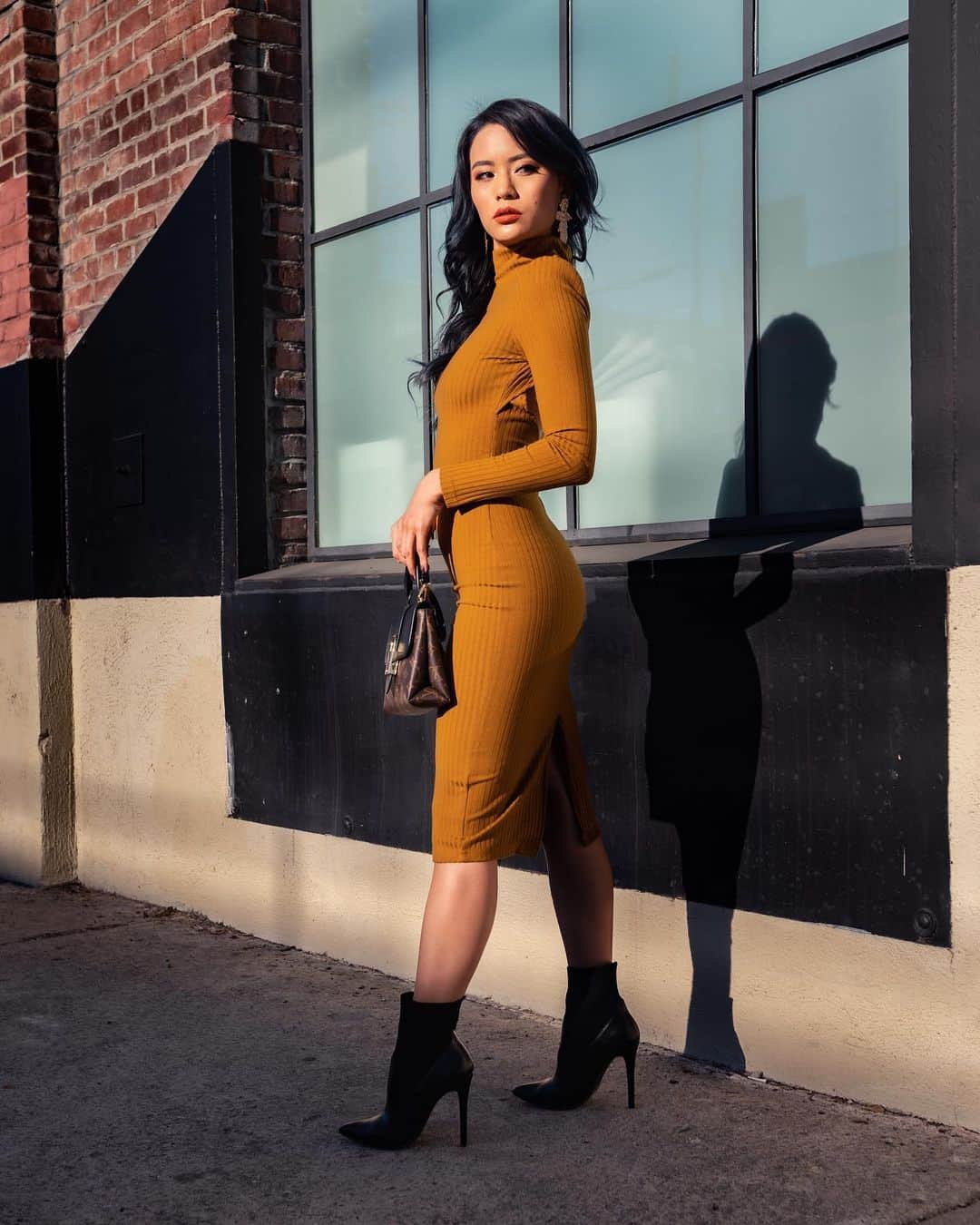 のインスタグラム：「This song is stuck in my head. Can you guess what it is? 🙈 “...I hate your friends and they hate me too I'm through, I'm through, I'm through This that hot girl bummer anthem Turn it up and throw a tantrum” 🎶  Dress by @lpa @revolve #lpa #revolve #revolveme」
