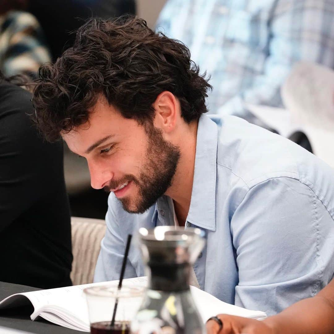 ジャック・ファライーさんのインスタグラム写真 - (ジャック・ファライーInstagram)「Episode 609 table read vibes.」11月26日 6時10分 - jackfalahee