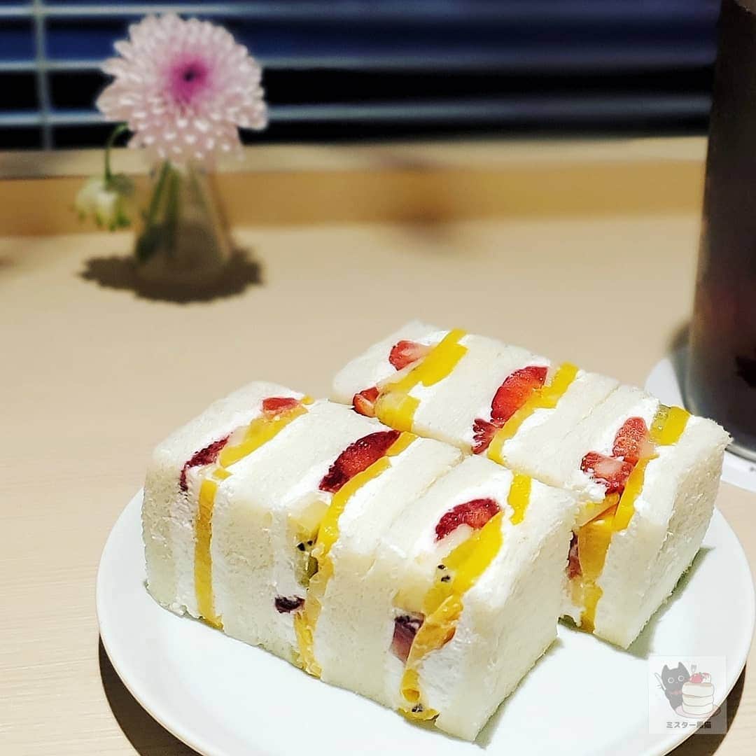 ミスター黒猫（黒猫仙人）のグルメインスタ