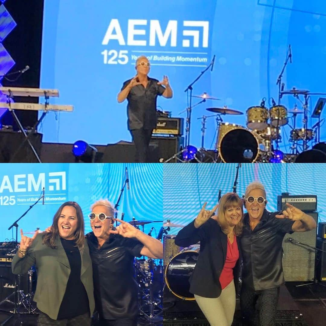 マーク・シュルマンさんのインスタグラム写真 - (マーク・シュルマンInstagram)「Thank you to everyone at the Association of Equipment Manufactures! I had an amazing time rocking with all of you in Marco Island!! @markyplanet @odemanagement #markschulman #keynotespeaker #aemannual #grateful」11月26日 6時36分 - markyplanet