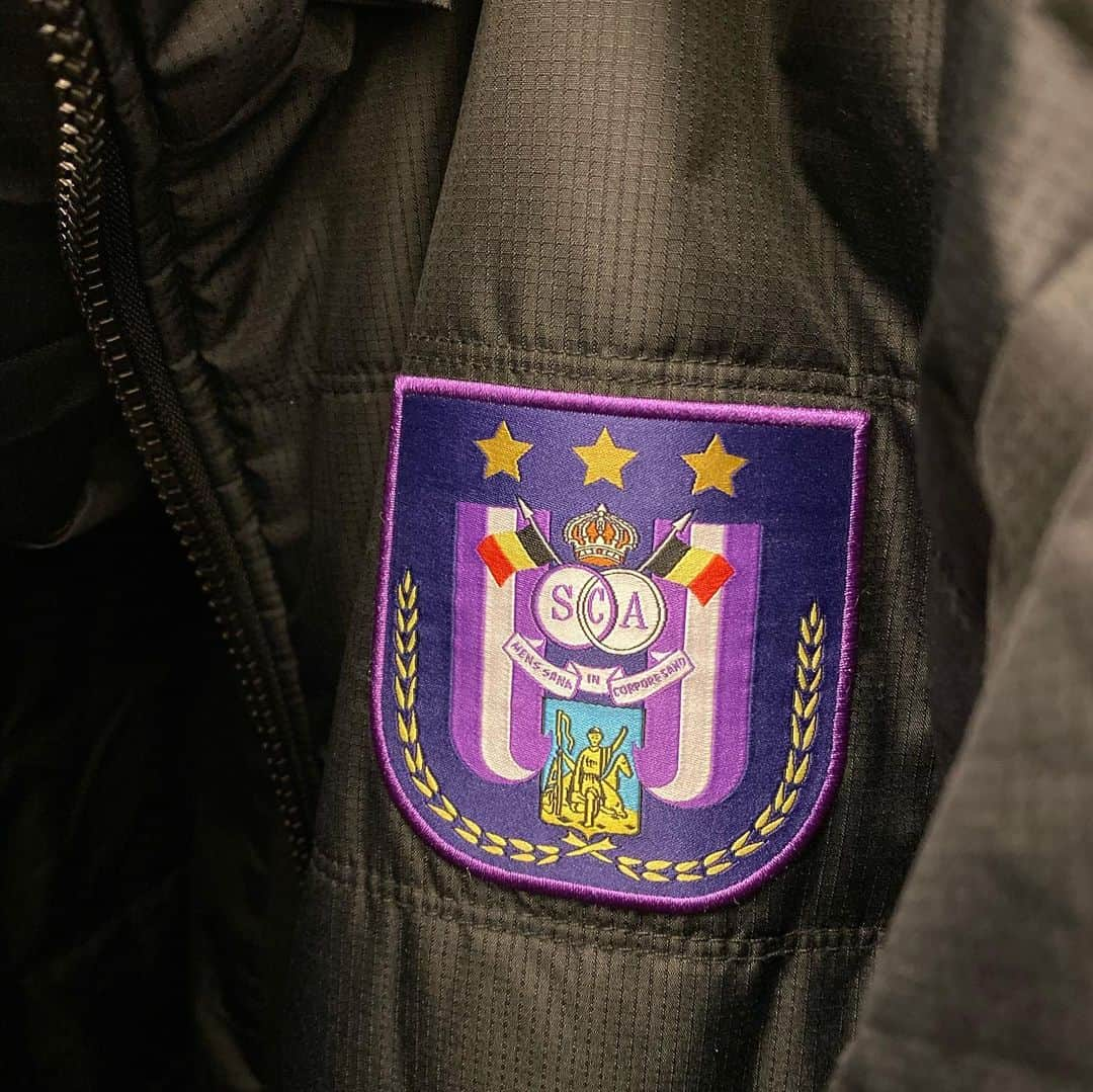 ロバート・アーンショウさんのインスタグラム写真 - (ロバート・アーンショウInstagram)「Knowledge is addictive. Another brilliant opportunity in Belgium to see and analyze  Craig Bellamy’s under 21 team. Anderlecht u21 v KV Mechelen u21 game」11月26日 7時11分 - robertearnshaw