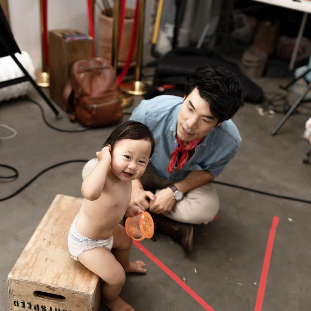 ユージン・リー・ヤンさんのインスタグラム写真 - (ユージン・リー・ヤンInstagram)「“That’s a good Asian baby” 👶🏻 Photos by @kayleighashworthphotography  Good Asian Baby by @junejieunhan」11月26日 7時22分 - eugeneleeyang