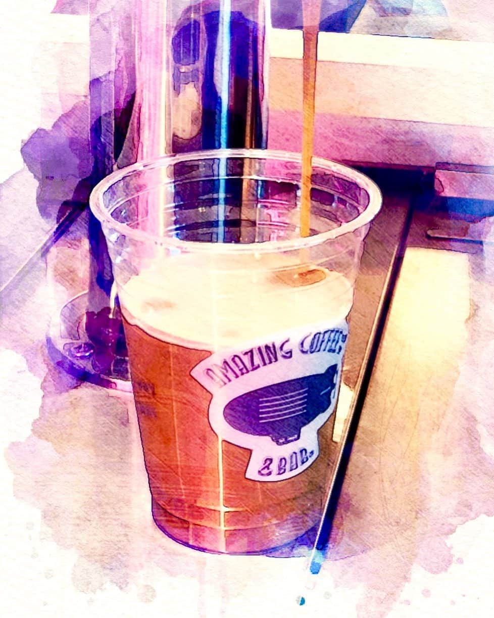 AMAZING COFFEEさんのインスタグラム写真 - (AMAZING COFFEEInstagram)「. ✈️AMAZING COFFEE & BAR TOKYO HANEDA AIRPORT☕️ . 『 NITRO COFFEE 』 . ギネスビールのようなきめ細かい泡で、まろやかな口あたりをお楽しみいただけます🤤✨ . &BAR TOKYO HANEDA AIRPORTにお立ち寄りの際は、是非お試しください💁🏻‍♂️ . . . #AMAZINGCOFFEE #LDHkitchen #TOKYOHANEDAAIRPORT #AMeCO #アメコ #coffee #プーくん @thetokyohaneda_official」11月26日 8時11分 - amazing_coffee_official