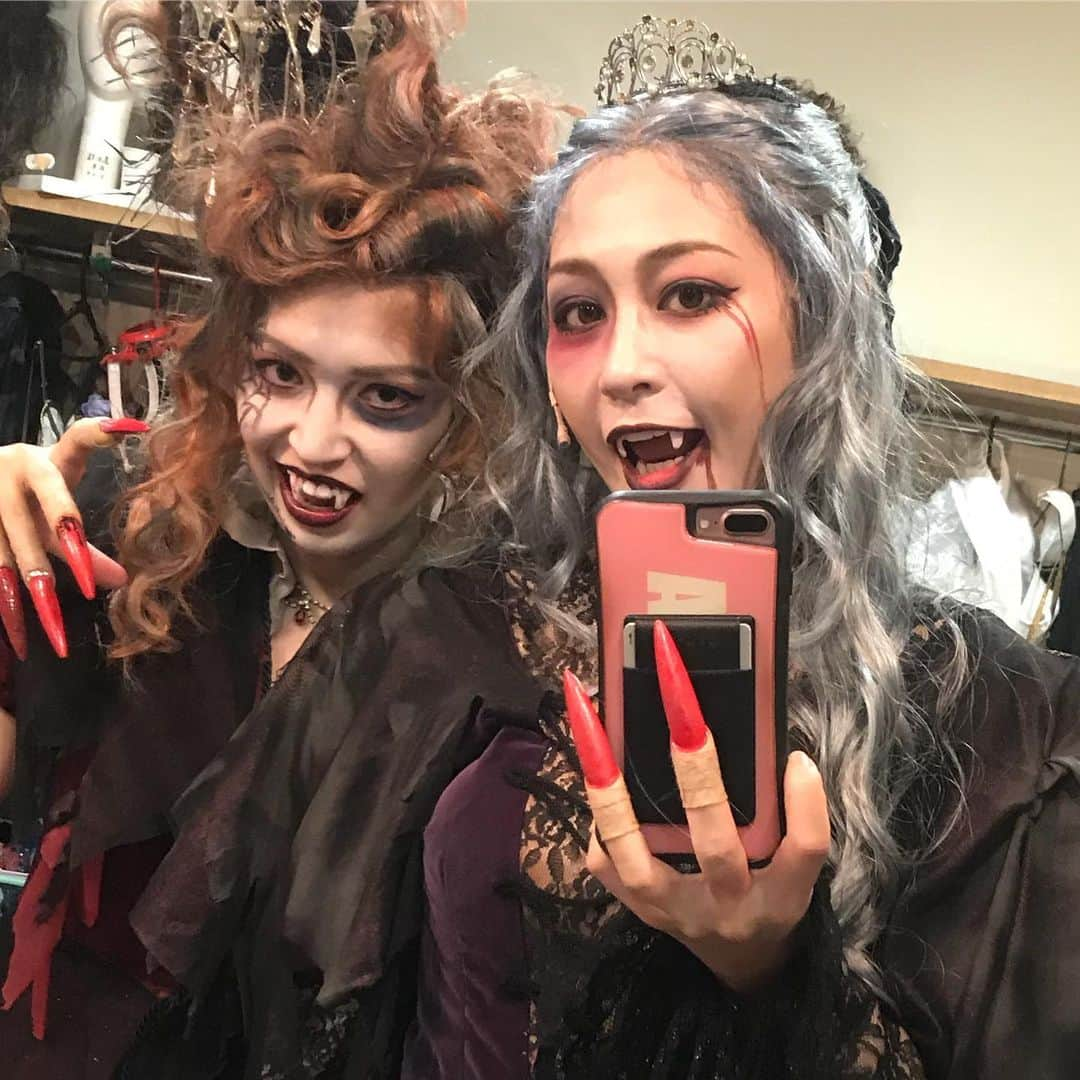 ラリソン彩華さんのインスタグラム写真 - (ラリソン彩華Instagram)「毎日がハロウィン🎃 ミュージカル ダンスオブヴァンパイア  明日東京千秋楽‼️」11月26日 8時42分 - ayakalarrison