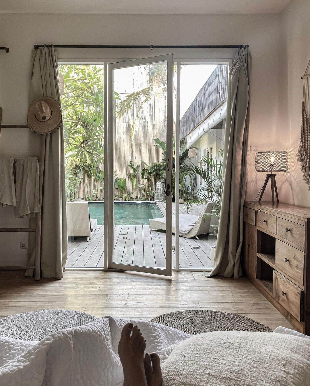 Manamiのインスタグラム：「🌞🌴🌱🌿 Good morning in Bali🇮🇩 大好きなBaliは8回目❤️ @moonlit_bymananails はじめての社員旅行なんだ😍❤️ 夢のBali projectの第一歩💕 #moonlitの社員旅行」