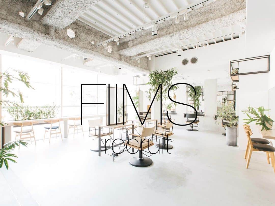 若林紀元さんのインスタグラム写真 - (若林紀元Instagram)「「FIIMS recruit」 . FIIMSでは事業拡大の為 中途パートナー（アシスタント）を4〜5名募集してます!! . 2017年9月にオープンの銀座店に続き、2019年4月に芝浦店をオープン。2020年春頃に新店舗をオープン予定です。  設立からまだ日が浅く、たくさんのチャンスがあります!! . スタッフの1人1人の美容師としての夢、目標を応援し、サポートするのがFIIMSです。 「前向きで、夢、目標を叶えたい人」 ご応募お待ちしてます スタッフみんなで暖かく迎えます!! . . 面接は随時行いますので﻿﻿履歴書を銀座店採用担当宛までご送付ください。 . サロン見学も受け付けております。﻿﻿ . 事前のご質問等のお問い合わせも可能ですので、お気軽にご連絡ください ﻿﻿. お問い合わせはSNSのDMか filmshair.recruit@gmail.com﻿﻿ までご連絡ください。﻿﻿ ﻿﻿. . ✳︎募集条件の詳細や待遇はFILMSのホームページ﻿﻿ Recruit欄をご覧ください。﻿﻿ ✳︎入社日、面接日はご都合に合わせてご相談で決めさせていただきます。﻿﻿ . #美容師求人 #アシスタント求人 #美容師リクルート #求人募集 #銀座ヘアサロン」11月26日 9時08分 - norimoto_wakabayashi