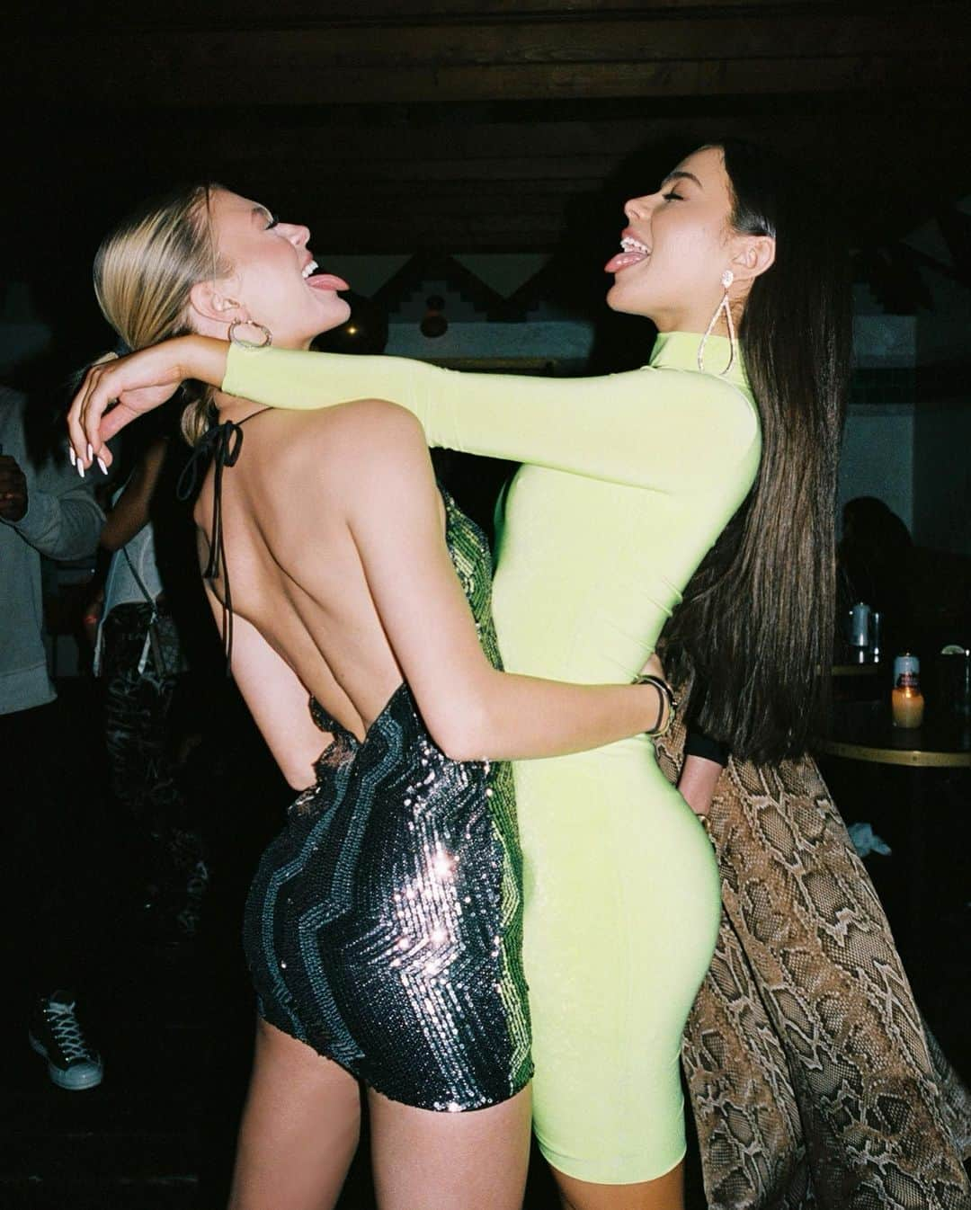 Bryant Eslavaさんのインスタグラム写真 - (Bryant EslavaInstagram)「last night at @selenagomez ama’s after party ✨ • swipe 👈 to see more photos •」11月26日 9時08分 - bryant