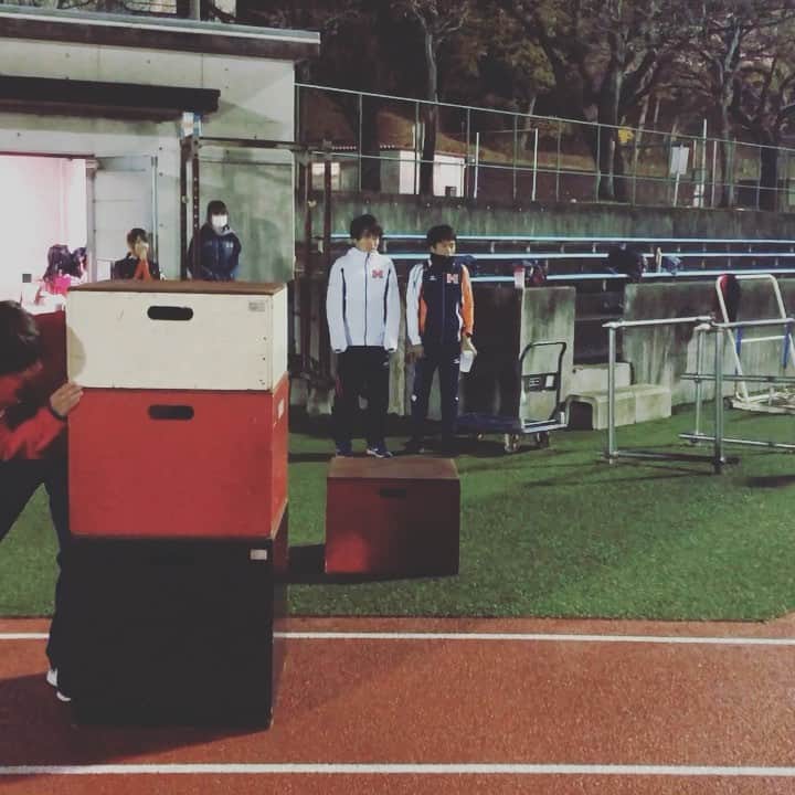 金井大旺のインスタグラム：「補強のジャンプ🕴🏻 2サイクル目ラスト週🏃 #冬季練習 #ボックスJ #HJ #矢澤航 #mizuno #roadtotokyo #法政大学多摩キャンパス」