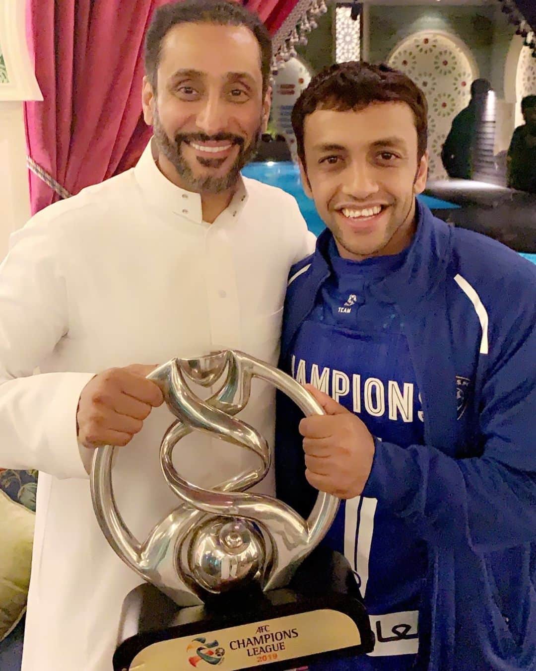 サーミー・アル＝ジャービルのインスタグラム：「أنت الذهب الحقيقي لهذا النادي العظيم 💙💙」