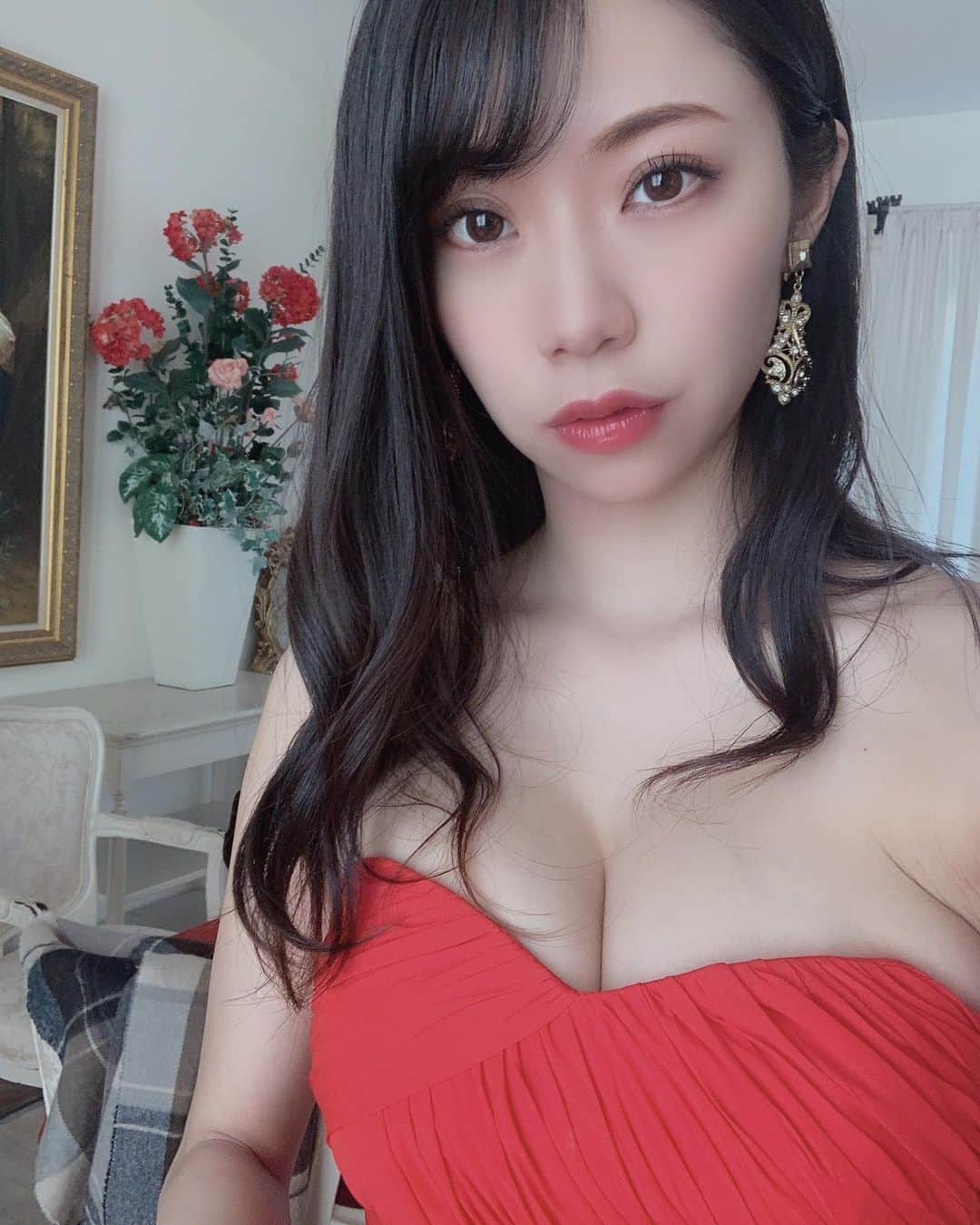 鈴木ふみ奈さんのインスタグラム写真 - (鈴木ふみ奈Instagram)「発売中の週刊プレイボーイに鈴木咲ちゃんと青山ひかるちゃんとのグラビアが掲載されています🙏🌈 倉持由香ちゃんの結婚お祝いグラビアだよ👰🤵💕 アンケートも宜しくお願いします🌸 次に繋がるので❤️ #倉持由香　ちゃん #鈴木咲　ちゃん #青山ひかる　ちゃん #鈴木ふみ奈 #週刊プレイボーイ #週プレ  #週プレ  #グラビア #followme #like #fashion #tokyo  #japan #selfie #f4f #ootd #photo #love #l4l #instagood #맞팔 #tagsforlikes #몸스타그램 #我 #gravure #gravureidol #calendar  #swimsuit #hip #books」11月26日 19時34分 - fuminasuzuki