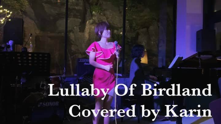 Karinのインスタグラム：「2019年12月LIVE情報🎵  クリスマス🎄忘年会🥳 一緒に楽しみましょう✨ お待ちしてます❤️ ・ 〜JAZZ&POPS LIVE〜 2019/12/4(水)1st:20:00〜 2nd:21:50〜 銀座BARBRA https://ginza-barbra.com Charge ¥4,000 @barbraginza ・ ・ 2019/12/16(月)20:00〜(3stage) 新横浜ラントラクトJAZZ BAR http://www.lentracte.jp/jazz_bar/ Charge ¥2,500 ・ 忘年会パーティーLIVE 2019/12/27(金)20:00〜 六本木Lounge Bar BONOS ・ #銀座 #BARBRA #JAZZ #BAR #新横浜 #ラントラクト #チャーリーズバー #シンガー #シンガーソングライター #音楽 #音楽好きな人と繋がりたい  #ライブ #写真 #live #photo #music #ilovemusic #musicgram #karin #singer #singersongwriter」