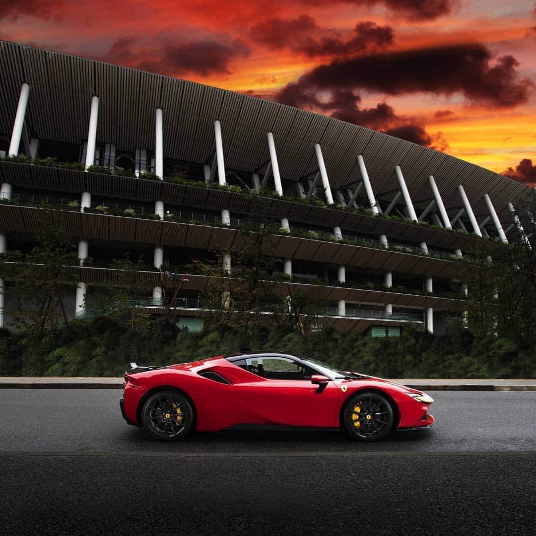 Ferrari APACさんのインスタグラム写真 - (Ferrari APACInstagram)「Pushing #hybrid ...