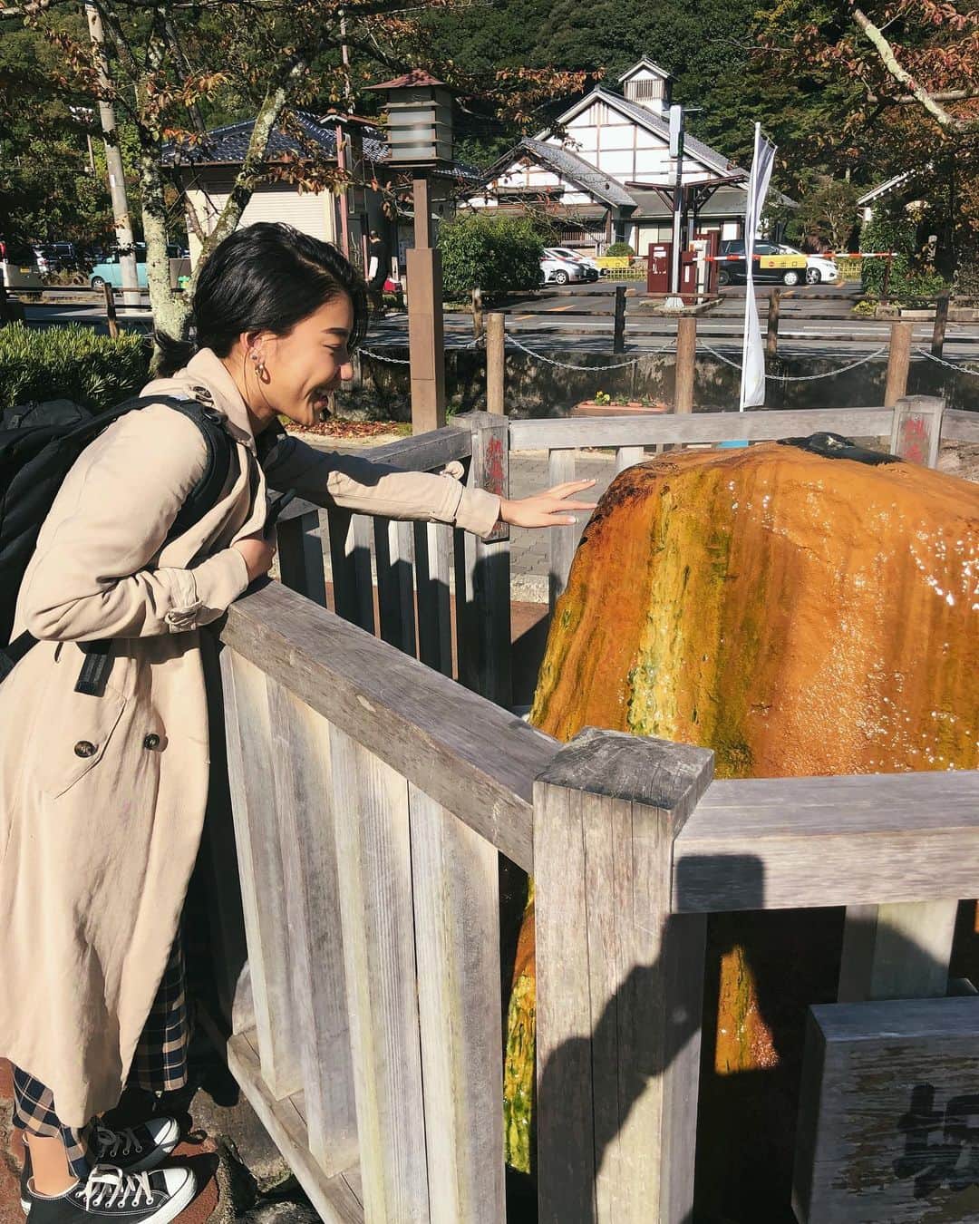 松本優さんのインスタグラム写真 - (松本優Instagram)「. FM OH! LOVE FLAP 聴いていただけましたか〜？？#日本旅行 @west_akafu さんの #赤い風船 🎈〜城崎温泉編〜 . 今回はこの季節に最高な城崎温泉に行ってきたよ〜♨️ . 城崎ならではの魅力がたくさん👍 街中に温泉があって、いろんなお宿があるのももちろん楽しみなんですが、、、 何といっても美味しいものだらけ！😋 🦀から始まり、おかきや、温泉卵、ジェラートまで🤤🤤 . 日帰りでもたっぷり楽しめる城崎温泉 本当にこの寒い季節に家族でもカップルでも、女子会なんかも！オススメです🥰 .  そして、笑顔☺️になるキャンペーン実施中！ ・@west_akafu をフォロー ・国内旅行や笑顔になる旅先のススメスポット写真に 『 #にこTA 』『 #（撮影した場所）』をつける ・メンション @west_akafu でシェア すると、、、毎月抽選で一名様に25000円分の日本旅行ギフト旅行券✈️がプレゼント🎁！！ . . #にこTA #日本旅行 #赤い風船#yutravel✈️」11月26日 19時46分 - matsumoto_yu