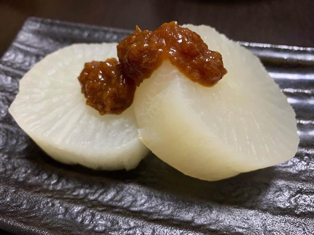 藤原佑介のインスタグラム：「人生初のふろふき大根作りましたがめちゃウマでした。」