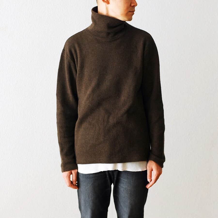 wonder_mountain_irieさんのインスタグラム写真 - (wonder_mountain_irieInstagram)「_ ts(s) / ティーエスエス "Turtle Neck Shirt - Cotton * Wool * Nylon Double Face Jersey -" ￥17,600- _ 〈online store / @digital_mountain〉 https://www.digital-mountain.net/shopdetail/000000010462/ _ 【オンラインストア#DigitalMountain へのご注文】 *24時間受付 *15時までのご注文で即日発送 *1万円以上ご購入で送料無料 tel：084-973-8204 _ We can send your order overseas. Accepted payment method is by PayPal or credit card only. (AMEX is not accepted)  Ordering procedure details can be found here. >>http://www.digital-mountain.net/html/page56.html _ #tss #ts_s #ティーエスエス _ 本店：#WonderMountain  blog>> http://wm.digital-mountain.info/blog/20191031/ _ 〒720-0044  広島県福山市笠岡町4-18  JR 「#福山駅」より徒歩10分 (12:00 - 19:00 水曜、木曜定休) #ワンダーマウンテン #japan #hiroshima #福山 #福山市 #尾道 #倉敷 #鞆の浦 近く _ 系列店：@hacbywondermountain _」11月26日 20時10分 - wonder_mountain_