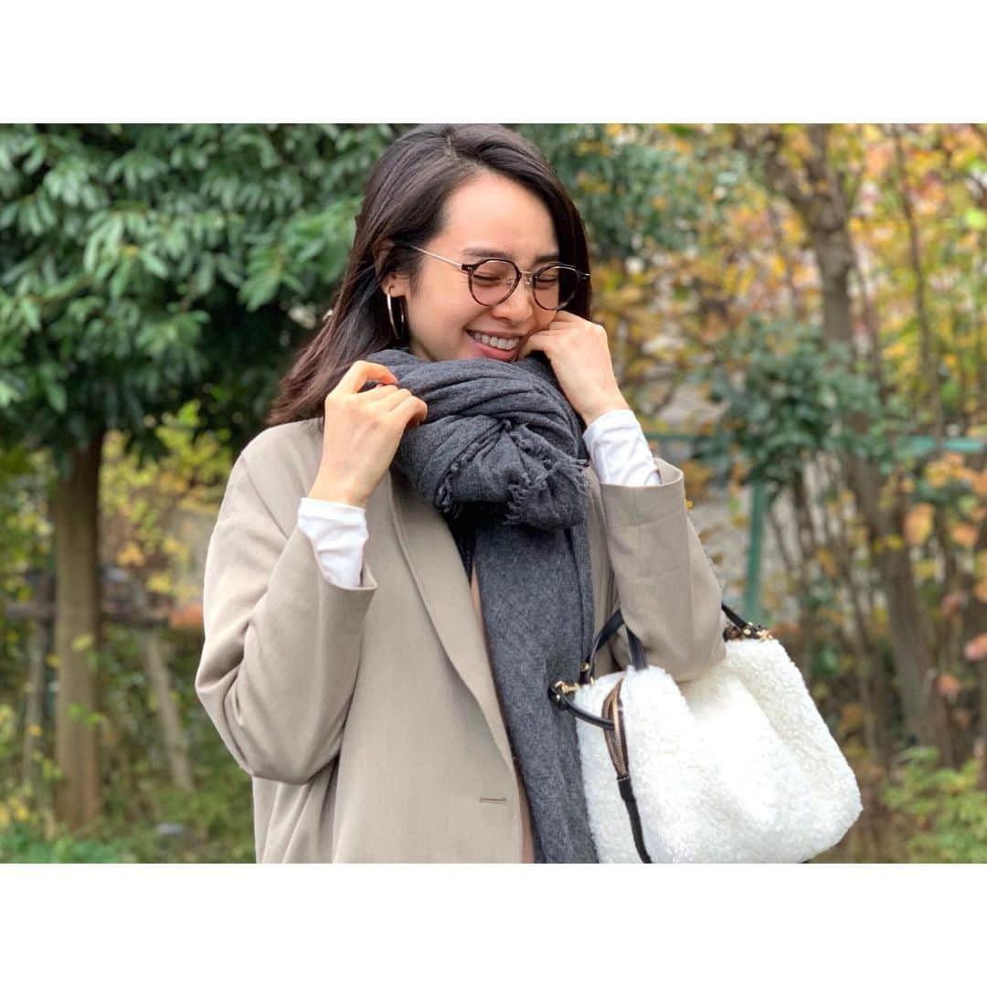 のインスタグラム：「👓 オーダーしてた『LAVID』カラーレンズ届いた♡ 初カラーだから、アッシュベージュにしたよ♡ スッピン時にも使いやすそうでありがたや♡ #brand #LAVID #ラビド →@lavid_eyewear #EPIC #GRAYDEMI #ashbeige #Japan #Tokyo #fashion #eyewear #sunglasses #colourlens #thankyou #akephoto #akeevent #ファッション #眼鏡 #サングラス #カラーレンズ #model #satorujapan #akemigondo  #モデル #サトルジャパン #権藤朱実 →@satorujapan_official @akemigondo ☑︎プロフィールのリンクにて、blog更新中！ My blog『ake photo』 →http://ameblo.jp/akemi-gondo/」