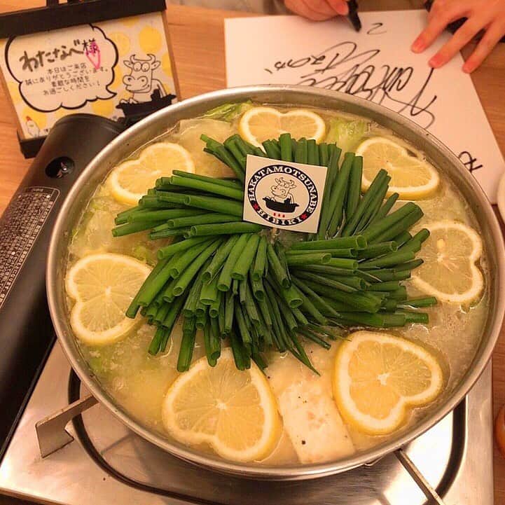 青木菜花さんのインスタグラム写真 - (青木菜花Instagram)「.﻿ .﻿ レモンもつ鍋最強に美味しかった、ハートかわいい😫💞💞﻿ ﻿ 本当は12月からなんだけど少し早めに﻿ 食べさせてもらったんだーー！🍋﻿ ﻿ 福岡美味しいものありすぎデス！！！﻿ .﻿ . #レモン #もつ鍋 #レモンもつ鍋 #福岡 #響 #美味しい #なのなな #福岡観光 #instalove #instagram #instalike #instafood #f4f #l4l #ハートレモン #ハート」11月26日 20時17分 - nanoka_0711