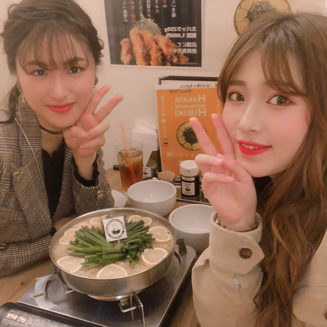 青木菜花さんのインスタグラム写真 - (青木菜花Instagram)「.﻿ .﻿ レモンもつ鍋最強に美味しかった、ハートかわいい😫💞💞﻿ ﻿ 本当は12月からなんだけど少し早めに﻿ 食べさせてもらったんだーー！🍋﻿ ﻿ 福岡美味しいものありすぎデス！！！﻿ .﻿ . #レモン #もつ鍋 #レモンもつ鍋 #福岡 #響 #美味しい #なのなな #福岡観光 #instalove #instagram #instalike #instafood #f4f #l4l #ハートレモン #ハート」11月26日 20時17分 - nanoka_0711