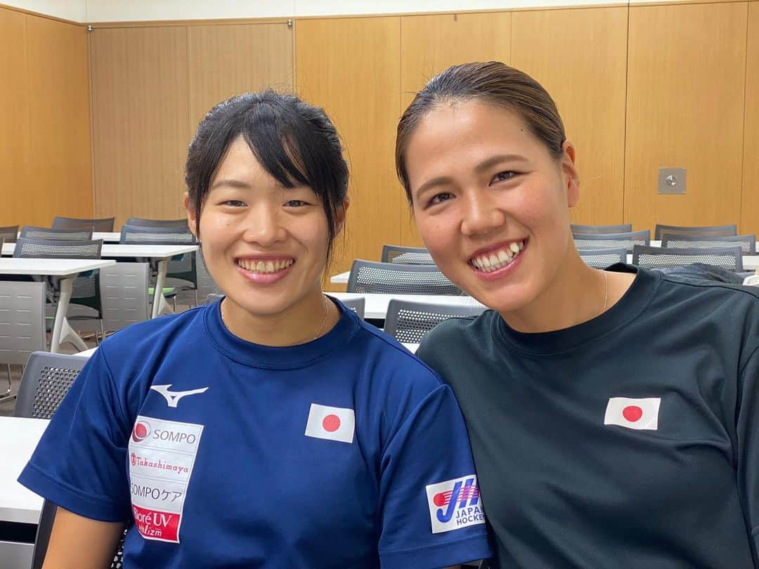 景山恵のインスタグラム：「【TEAM SHIMANE😽】﻿ ﻿ 横田高校🏫からの﻿ 付き合いだけん12年目！﻿ ﻿ ずっと一緒におるのに﻿ ２人で写メはあんま撮らんけん﻿ レアっちゃレアだね🤳❤︎﻿ ﻿ #横田高校 #ホッケー﻿ #百万一心 #大切な同級生﻿ #コカコーラ #ソニー﻿」