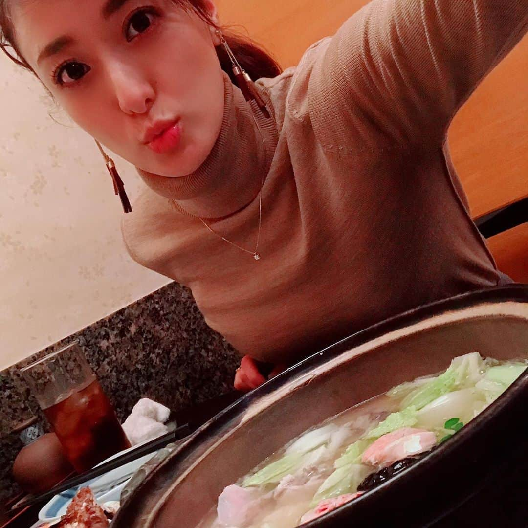 高橋麻美さんのインスタグラム写真 - (高橋麻美Instagram)「銀杏の季節😍 熱燗の季節😆 お鍋の季節♡  あんこうが美味しい🥰  #日本酒#熱燗#sake#warm #dinner#japan」11月26日 20時29分 - charmy421