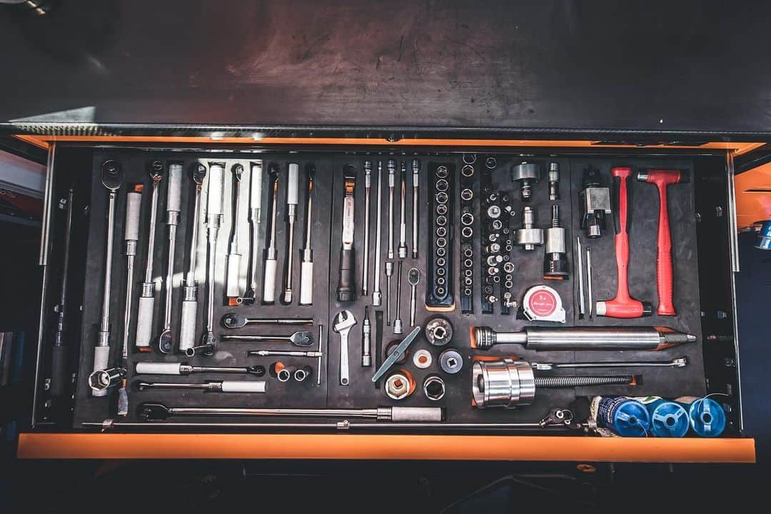 レプソル・ホンダさんのインスタグラム写真 - (レプソル・ホンダInstagram)「Inside the box, @snapon_uk help keep the work happening.  What's in your dream tool box?」11月26日 20時42分 - hrc_motogp