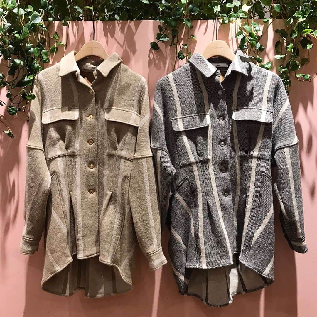 FREAK'S STORE渋谷さんのインスタグラム写真 - (FREAK'S STORE渋谷Instagram)「【5-knot】﻿ ﻿ 5-knotより新作のシャツをご紹介。﻿ ﻿ ウールとリネンを掛け合わせて織り上げた素材を使用。﻿ 地厚なので軽いアウターとしてもお召し頂けます。﻿ ﻿ ﻿ ﻿ ［item］﻿ ﻿ STRIPE LINEN WOOL SHIRT﻿ No.300-000-0015-0﻿ ¥36,000+tax / @5_knot ﻿ ﻿ ﻿ #5knot﻿ #freaksstore #freaksstore19fw﻿ #freaksstore_shibuya_ladys ﻿」11月26日 20時41分 - freaksstore_shibuya