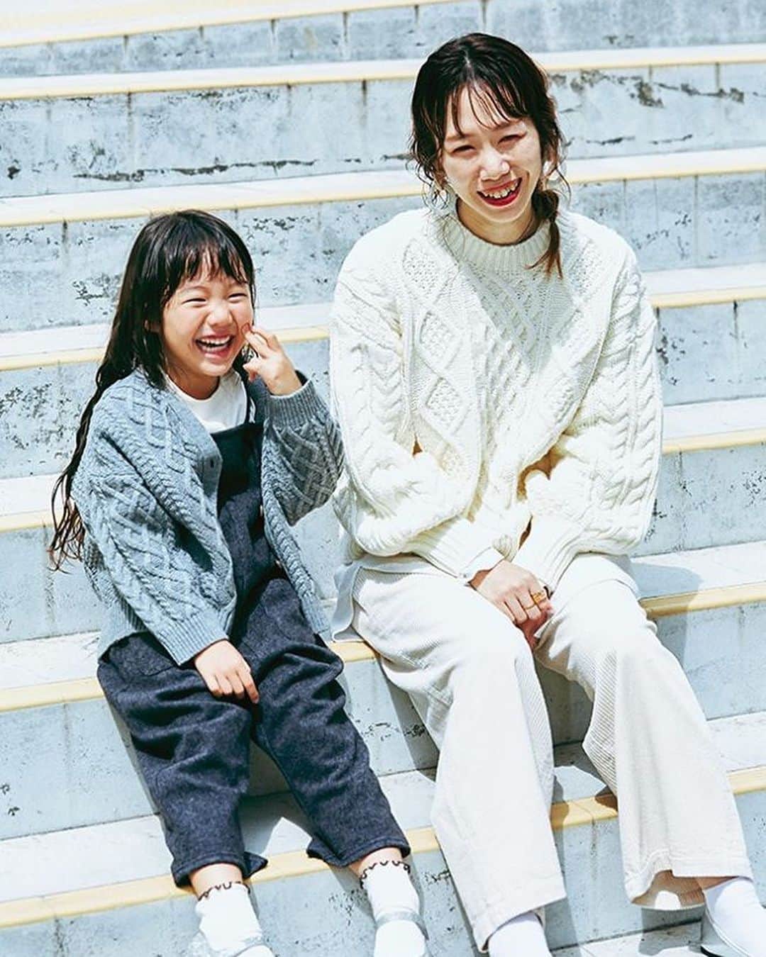 LOWRYS FARM-TWさんのインスタグラム写真 - (LOWRYS FARM-TWInstagram)「KNIT STYLE SAMPLE by LOWRYS FARM STAFF🙋‍♀ . 秋冬換季時不可少的針織單品 從令人眼睛一亮的色彩到設計時髦的剪裁 各種豐富款式由日本店員示範給您😉 . 雑賀みるく・朱虹ちゃん 著用針織單品 (160cm) 🔎no.840687圓領落肩麻花針織 . #lowrysfarm #new #lf_tw #tops #winter #winteroutfit #winterfashion #lookbook #style #snap #穿搭 #コーデ #冬裝 #ローリーズファーム #ローファー #大人カジュアル」11月26日 11時54分 - lowrysfarm_tw
