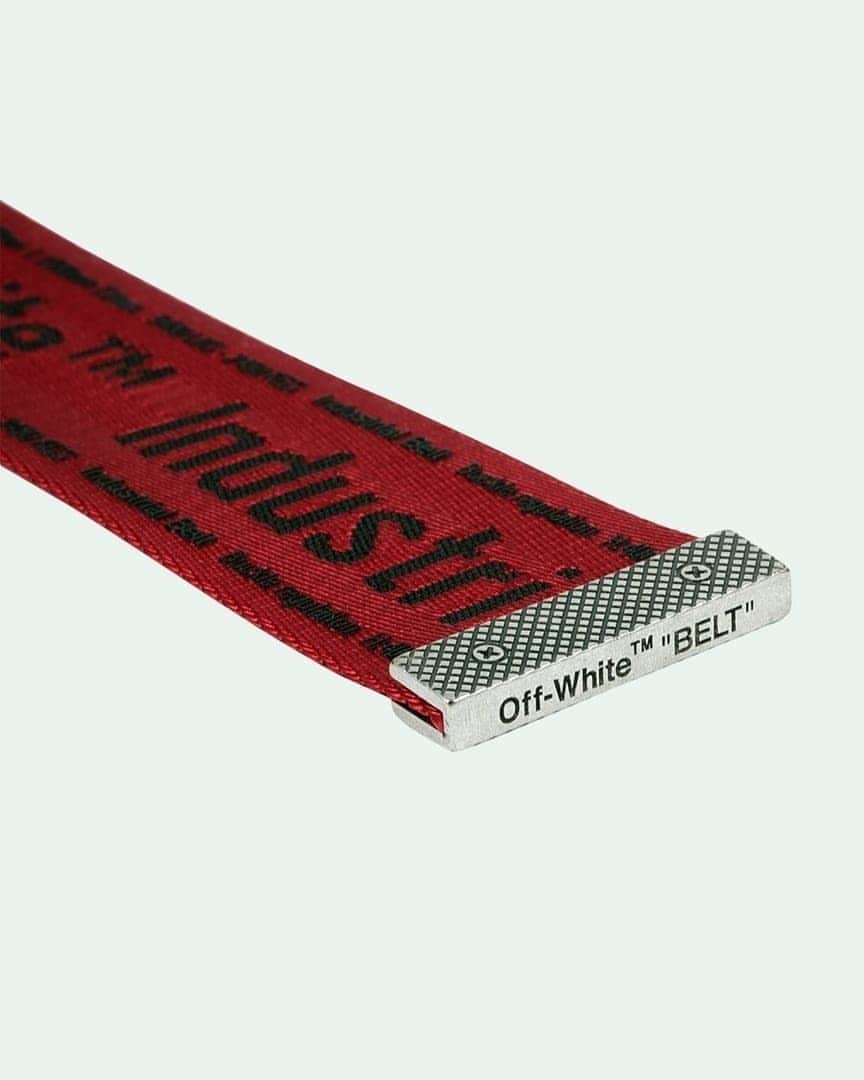 OFF-WHITE C/O VIRGIL ABLOHさんのインスタグラム写真 - (OFF-WHITE C/O VIRGIL ABLOHInstagram)「Off-White™ red 2.0 industrial belt now available online and in store worldwide」11月26日 12時01分 - off____white