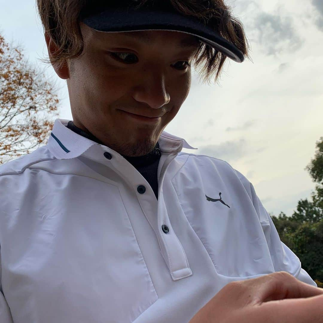 泉圭輔さんのインスタグラム写真 - (泉圭輔Instagram)「昨日は選手会ゴルフでした⛳️ 人生初ゴルフ楽しかったです◎  #空き時間に揃った3人で撮りました #たそがれ板東 #格好だけは一丁前松田プロ #たけしょ欠席 #たけしょとか言ってみた」11月26日 12時39分 - zumi_63