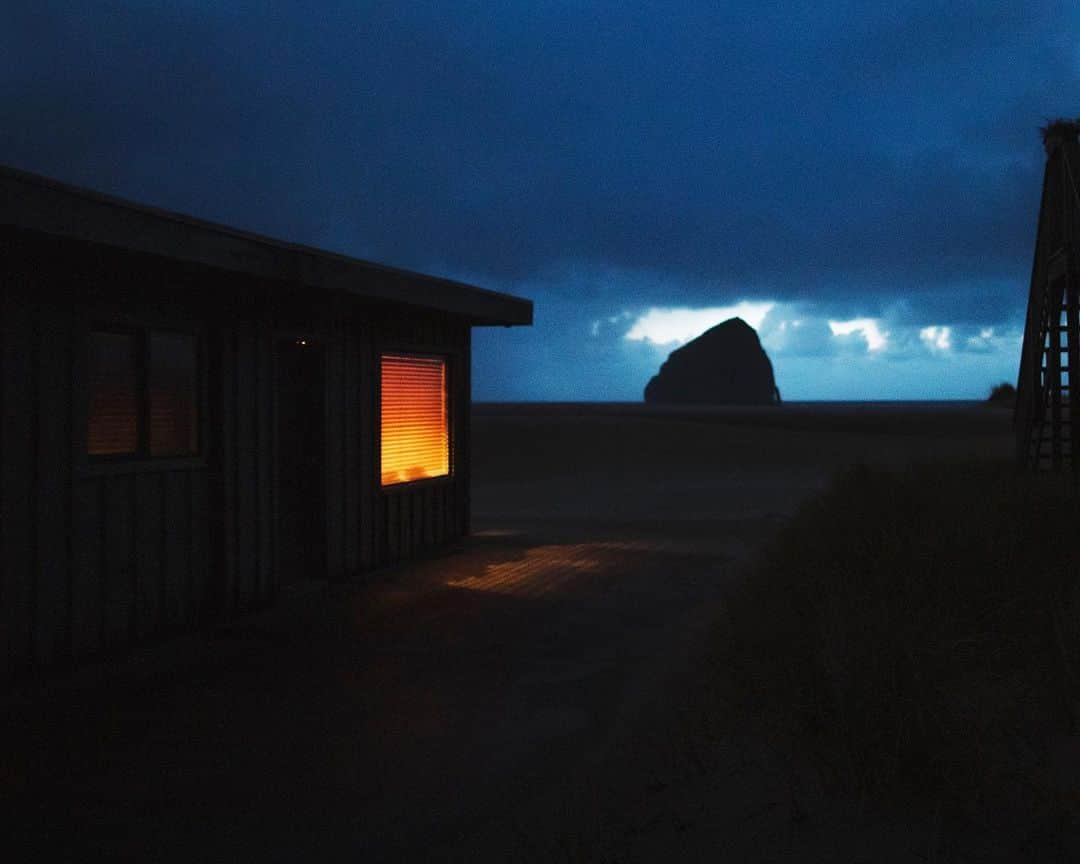 Alex Strohlさんのインスタグラム写真 - (Alex StrohlInstagram)「Lazy days on the Oregon Coast. I spent most of my life inland, preferably around big rocky things but every few months I crave seeing the ocean for a few days. Here’s a slice from one of our latest trips in the PNW..」11月26日 13時09分 - alexstrohl