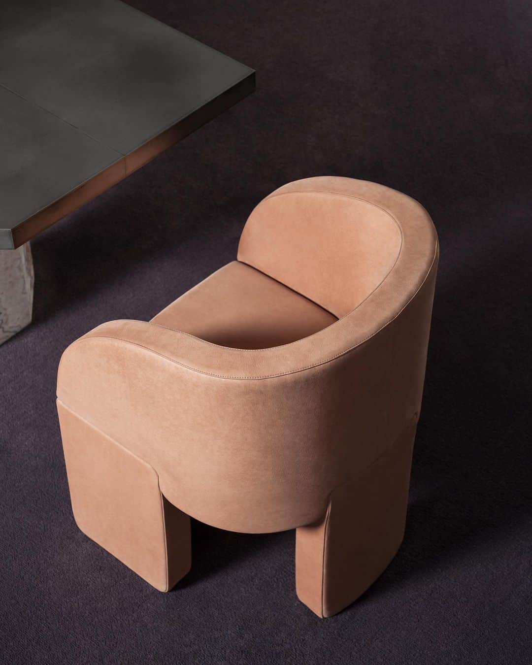 Baxter Japan / バクスター ジャパンさんのインスタグラム写真 - (Baxter Japan / バクスター ジャパンInstagram)「【 MOOD BOOK 2020 】  Chair : LAZYBONES Design : Studio Pepe ・ ・ ・ #baxter #baxtermadeinitaly #baxterjapan #baxtertokyo #leather #design #italiandesign #madeinitaly #archiproducts #archilover #interiordesign #interior #interiordesign #craftmanship #instagood #instamood #moodbook #catalogue #newcatalogue #tradition #studiopepe  #バクスター #バクスタージャパン #バクスタートーキョー #インテリア #インテリアデザイン #ダイニング #テーブル #チェア #輸入家具」11月26日 13時19分 - baxter_japan