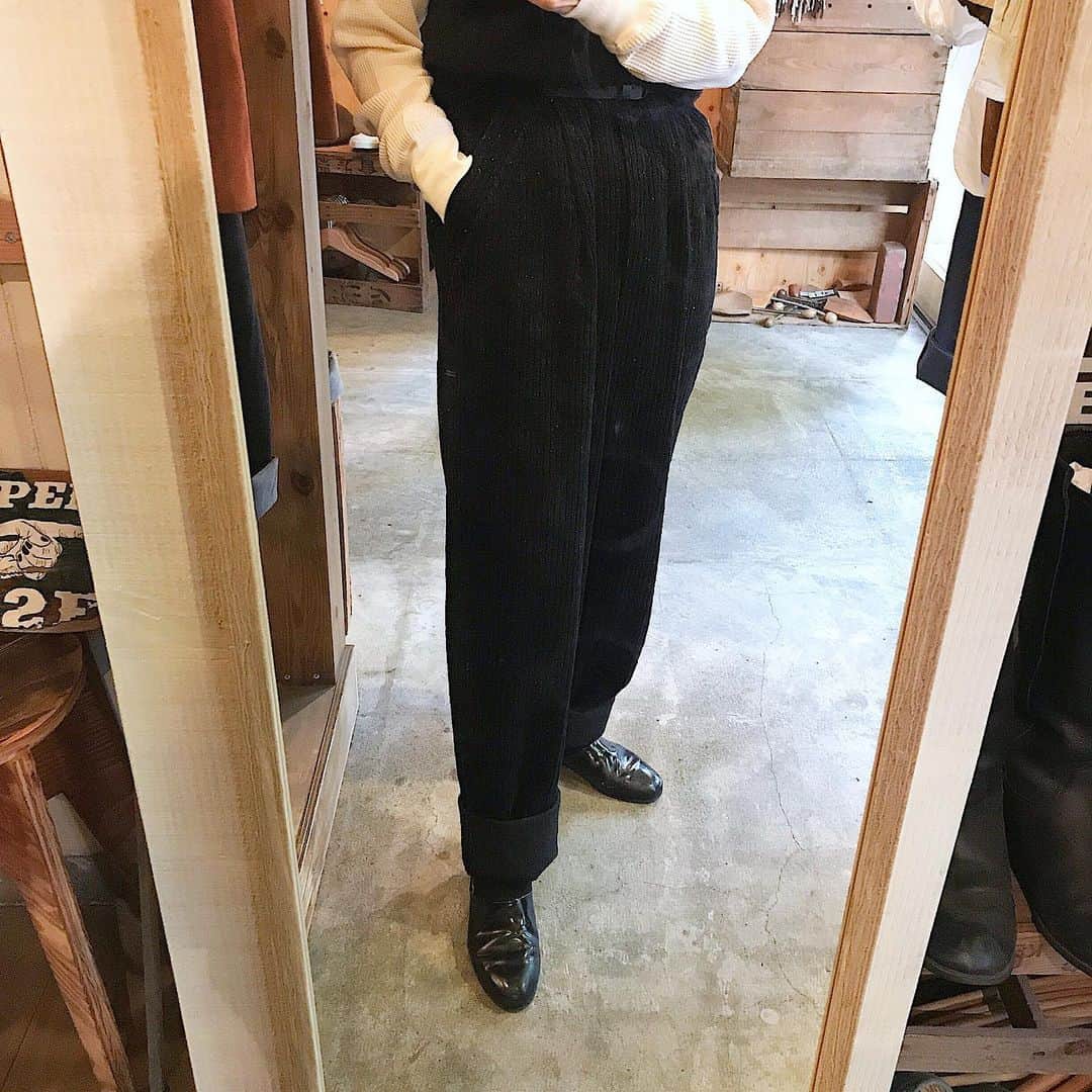 TheSunGoesDownさんのインスタグラム写真 - (TheSunGoesDownInstagram)「TSGD_2nd@shimokitazawa  staff styling ：152cm  上品な金糸が施されたcorduroy pants」11月26日 13時20分 - tsgd_tokyo