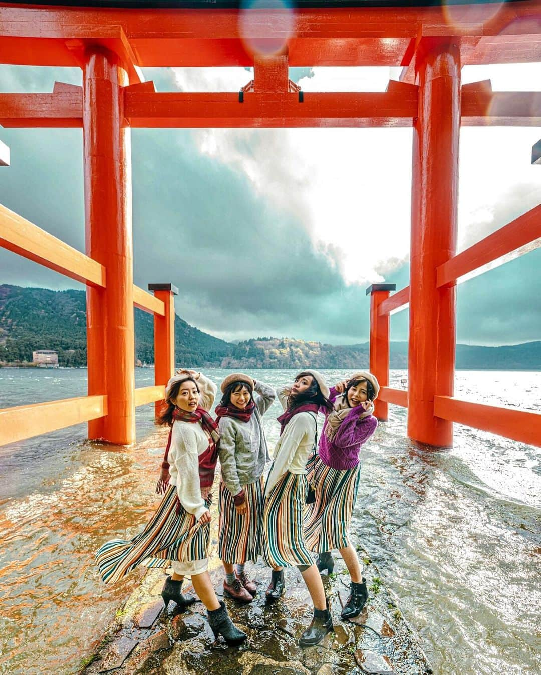 kenta_soyoungさんのインスタグラム写真 - (kenta_soyoungInstagram)「Hakone stripe girls. . . . . . #女子旅 のイメージで撮りました。 楽しかったなぁ〜〜🌟 #ソーヤング球団 . . . model: @aoino_mami  @nuri.eq  @miki_maihara  @honoka_615」11月26日 13時21分 - kenta_soyoung