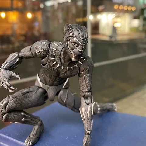 MEDICOM TOYさんのインスタグラム写真 - (MEDICOM TOYInstagram)「💥👊🦸‍♂️🤴 ©️ 2019 MARVEL  #blackpanther #marvel #mafex #medicomtoy #ブラックパンサー #メディコムトイ」11月26日 13時35分 - medicom_toy