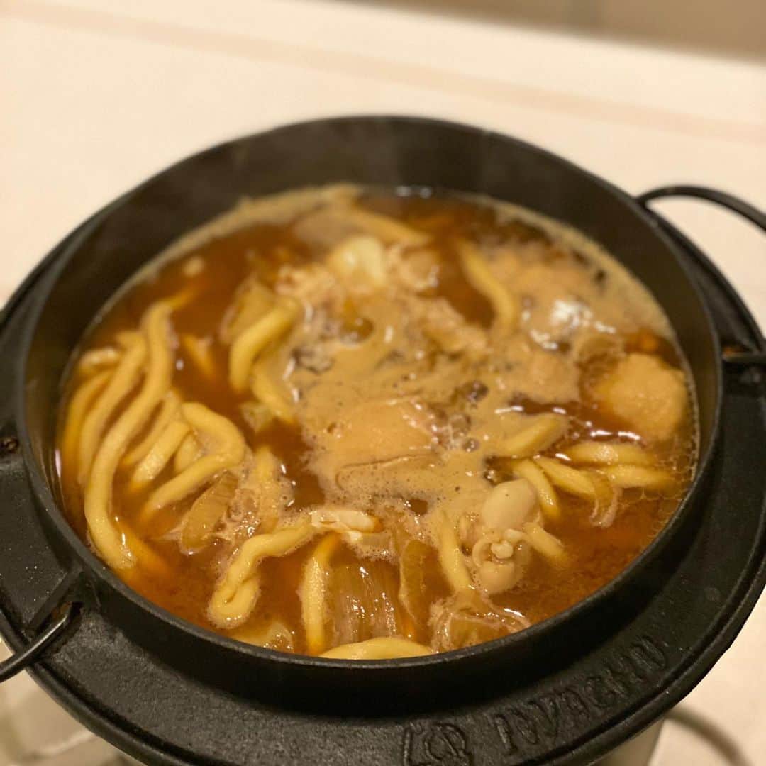 のインスタグラム：「鶏の味噌煮込みうどん卵入り SugarLadyの鶏肉を使って味噌煮込みうどん！ #伊達公子 #kimikodate #テニス #テニスプレイヤー #テニスプレーヤー #tennis #tennisplayer #instatennis #instasports #instagourmet #味噌煮込みうどん #味噌煮込みうどん #pr #sugarlady #シュガーレディ」