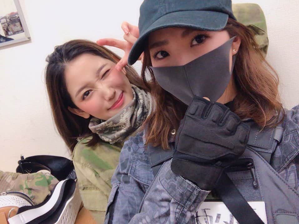 のインスタグラム：「🖤 #木村さ〜〜ん !  にグラチアサバゲー部として参戦しました🥺✨！ サバゲー楽しかったなあ☺️❤️ . . .  えいみぃめっちゃ強いww  木村拓哉さんはサバゲー初体験とは思えないくらい強かったです😳😳 是非見てみてね( ¨̮ )！ GYAOで配信中！  #GYAO #tokyofm #フロウさん #木村拓哉 さん  #グラチア ⇒ yahoo.jp/WUmZjs」