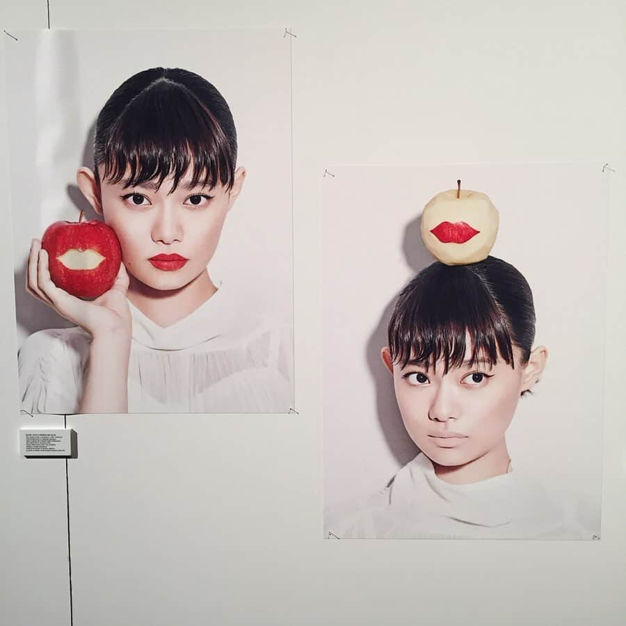 装苑さんのインスタグラム写真 - (装苑Instagram)「吉田ユニさんの5年ぶりとなる大型個展「Dinalog」がラフォーレミュージアム原宿で12月1日(日)まで開催されています🍎 . さまざまな作品とともに、『装苑』の表紙や、人気連載「PLAY A SENSATION」のアートワークも✨✨ . まだ行っていない人はぜひチェックしてみて☺︎🌟 . 「吉田ユニ展 Dinalog」 期間：12月1日（日）まで 時間：11：00~21：00 　入場は20：30まで 場所：ラフォーレミュージアム原宿 　東京都渋谷区神宮前1-11-6 ラフォーレ原宿6F 入場料：無料 TEL：03-3475-0411 . #装苑 #soen #吉田ユニ #吉田ユニ展 #ラフォーレミュージアム原宿」11月26日 14時31分 - soenonline