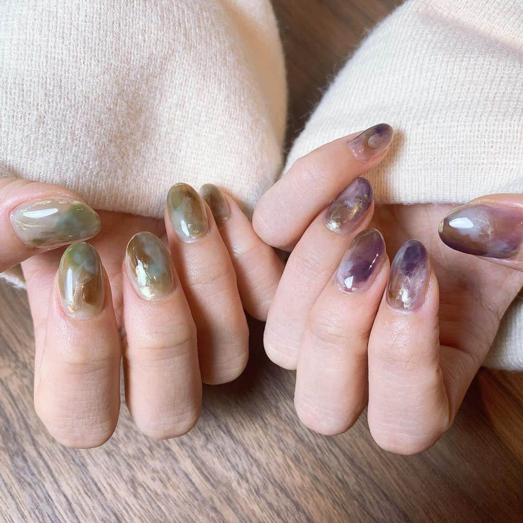 CONFIDENCE akinaさんのインスタグラム写真 - (CONFIDENCE akinaInstagram)「・ 11月nail🕊 10月nail🕊 撮影中、パッと目に入る指先に キュンキュン🥺♡ @tkc0925  くにこさんいつもありがとうございます♡ リアルタイムであきな語録を聞かせれて良かったです🤣 わろたねー🤣♡ ・ ・ #akina_nail  #nail #ネイル #ショートネイル #ニュアンスネイル #ジェル #ジェルネイル #デザインネイル #大人ネイル #ネイルアート #ネイルデザイン #ネイルサロン #シンプルネイル #美容室 #美容院 #ヘアサロン #宮崎市 #大人カジュアル #大人女子 #アラサー #アシメネイル #お洒落ネイル #お洒落さんと繋がりたい #大人コーデ #くすみカラー #くすみネイル #リング #アクセサリー #ニットコーデ #シンプルコーデ」11月26日 15時15分 - aaakn1208