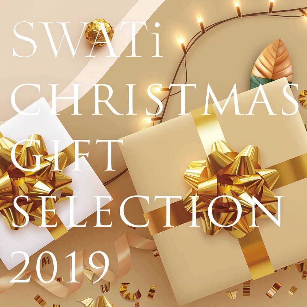 SWATi Officialさんのインスタグラム写真 - (SWATi OfficialInstagram)「もうすぐクリスマス。  SWATi ONLINE STOREでは、【ONLINE STORE限定】ホリデーシーズン限定コフレセットをはじめ、極上のボディケアアイテムや、パールをモチーフとしたラグジュアリーな香りの入浴剤、大人気の366種類のオリジナル香水など、クリスマスギフトにオススメのアイテムを多数取り揃えております。  #クリスマス #クリスマスプレゼント #クリスマスコフレ #マーブルレーベル #マーブル #バスパール #スワティー #Marblelabel #marble #SWATi﻿ #ギフト #プレゼント #ボディケア #デイリーケア #バスグッズ #ケアセット #フレグランス #お風呂場 #gift #present #bodycare #dailycare #bathgoods #careset #fragrance」11月26日 15時22分 - swati_official