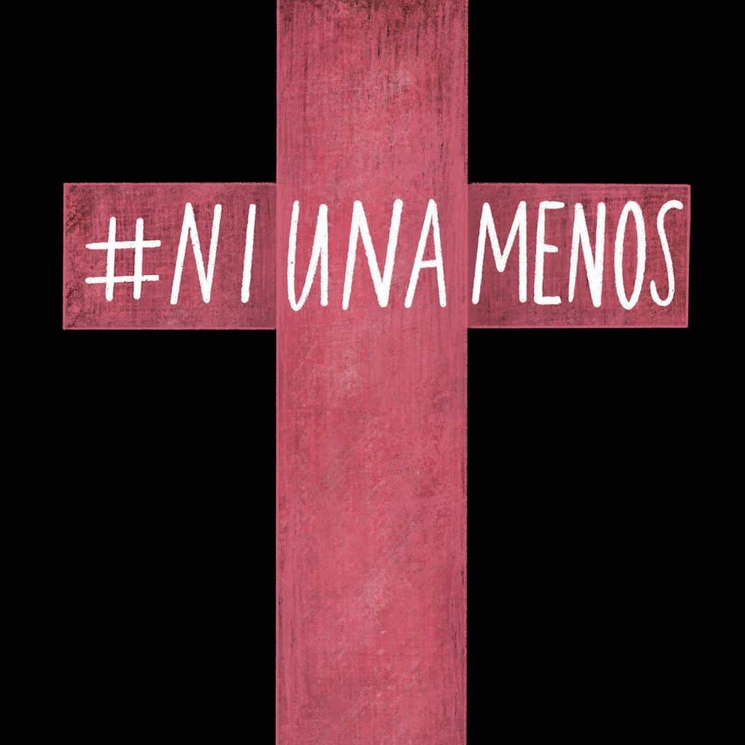 ガエル・ガルシア・ベルナルのインスタグラム：「#NiUnaMenos #25N #NoEstásSola」
