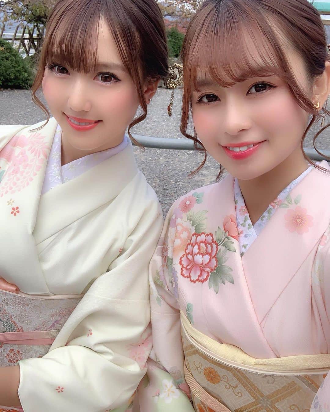 のインスタグラム：「初の京都で初の訪問着💞💞 みたんと一緒に撮影会できて嬉しかったし楽しい撮影会だったな❤️🥺 @b_b_j.j  #レースクイーン #アイドル #京都 #訪問着 #着物 #ヘアアレンジ #撮影会 #嵐山 #rq #idol #model #hairstyle #pink #white #ビジョビ」