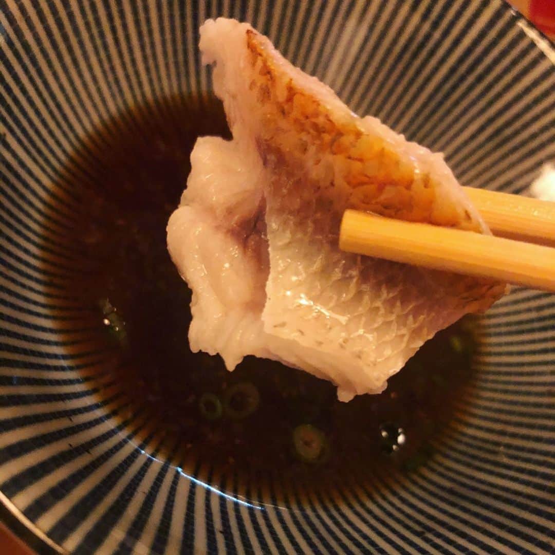 世手子さんのインスタグラム写真 - (世手子Instagram)「Blackthroat seaperch shabu-shabu（^人^） Hot pot food is very healthy and seafood is safe against gestational diabetes(=^▽^)σ Everybody's comments thanks(´∀｀) Everyday wonderful(ᵔᴥᵔ) https://item.woomy.me/c/80478 @uomasuhanare #魚枡はなれ にけいちゃんと行ってきたよ(*´꒳`*) 最近よく #巣鴨グルメ いってるねーん♪(´ε｀ ) #魚介鍋 にハマっているっっ 野菜たっぷりで #妊娠糖尿病 でも安心して食べられる(^_^) どうやら私の #血糖値コントロール は #プリン体 はokな体質みたいっっ #魚枡 はなれの店内の雰囲気は馴染みやすく可愛いかった|(￣3￣)| ご近所さんが集まるのどかな居酒屋さんでした！ お通しが #手作り豆腐 と珍しいっっ とても優しいお味でしたっっ 淡路島玉ねぎの魚枡ドレッシングの シンプル野菜サラダも野菜たっぷりうれしい😃 この日は #のどぐろのしゃぶしゃぶ いただきました(^-^)v #厚切り牛タン 炭火焼も葉唐辛子がいいアクセントだしてました★ #しいたけの炭火焼き も肉厚たっぷり(^^) 牡蠣の昆布ホイル焼きもあったまりました  シメは名物 #焼きうにぎり も最高でしたっっ また、お出かけしたい❤️ 巣鴨駅で検索٩(^‿^)۶ Casting by @woomy.restaurant」11月26日 15時38分 - rojide